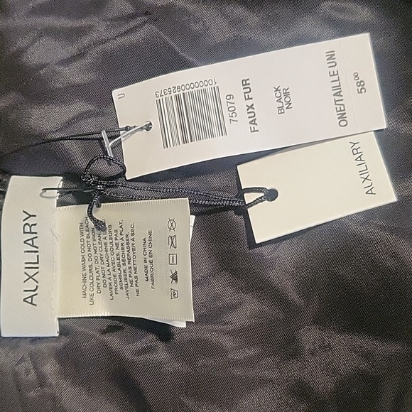 Auxiliary Black Faux Fur Washable Keyhole Scarf - One Size - Picture 5 of 8